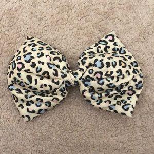 Jumbo Cheetah bow